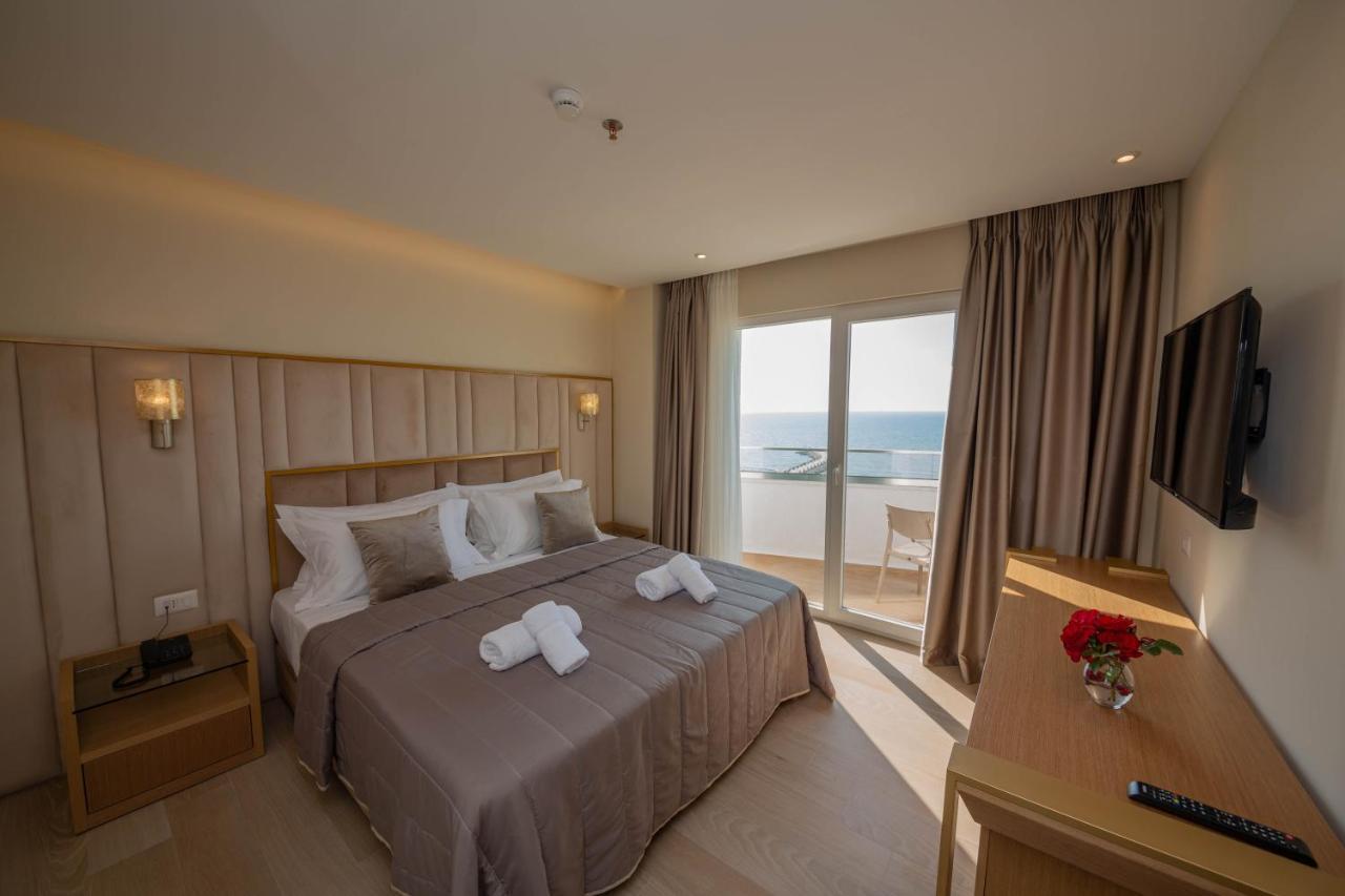 Merar Hotel Голем Екстер'єр фото